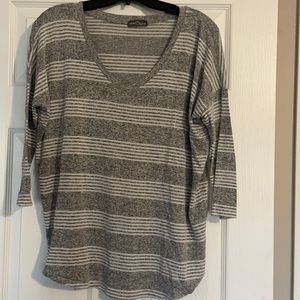 Market and spruce three quarter length sleeve top